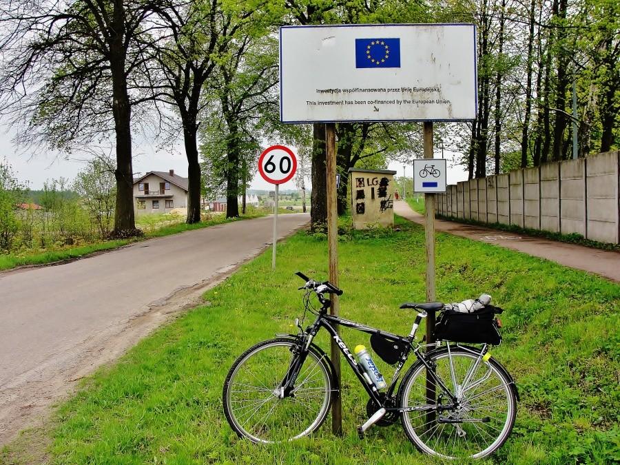 Ścieszka rowerowa, prowadząca do Skarszew.