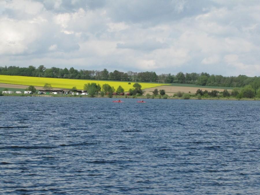 Kajaki na jeziorze Hlucińskim