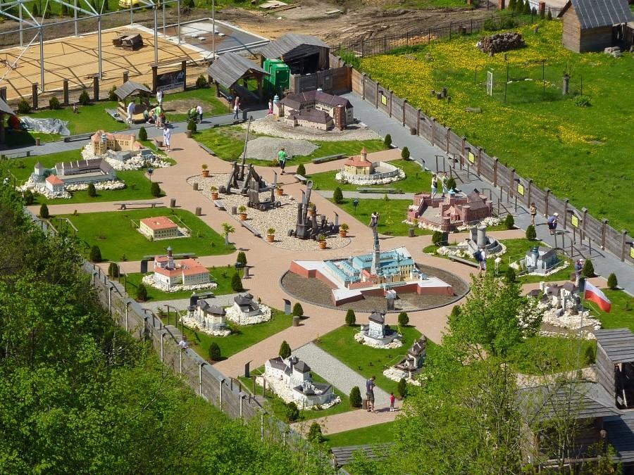 Widok na kolejną atrakcję turystyczną: Park miniatur
