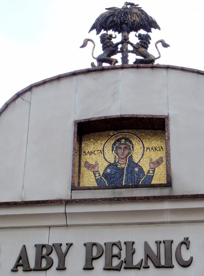 Leśniów, ikona nad wejściem na teren sanktuarium