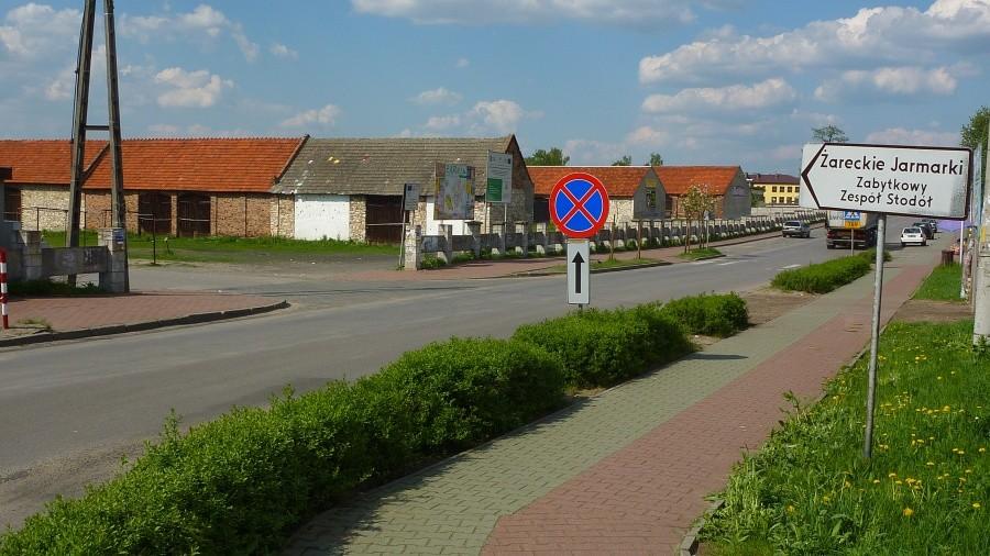 Zabytkowe stodoły w Żarkach