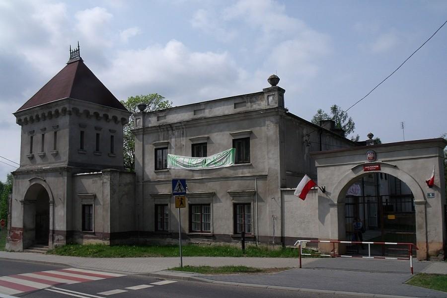Trwa walka o szkołę