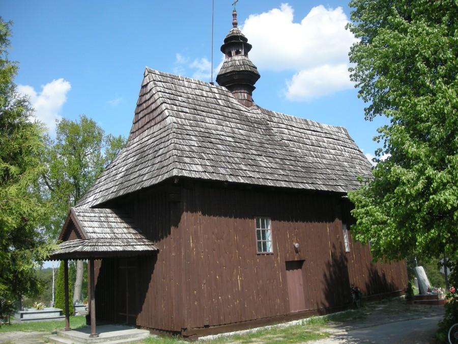 Modrzewiowa Kaplica cmentarna pw. św. Anny w Kurzelowie