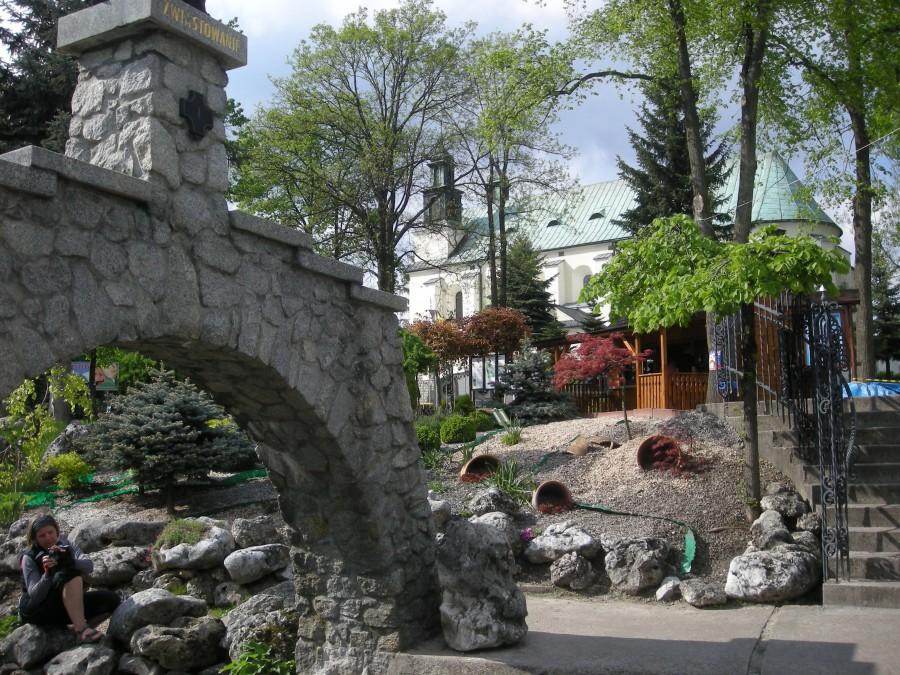 Żarki-Leśniów, Sanktuarium Matki Boskiej Leśniowskiej Patronki Rodzin.