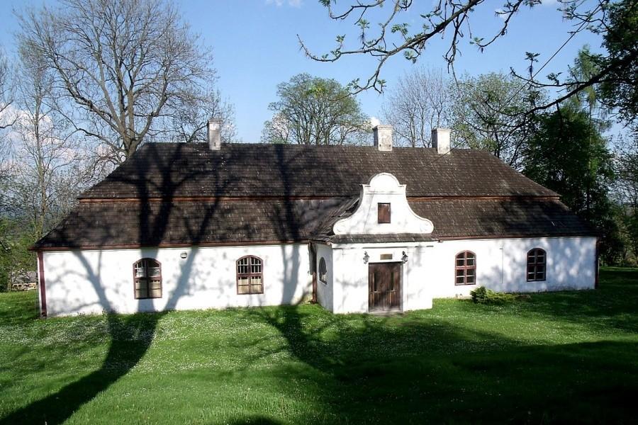 Dworek też tam jest