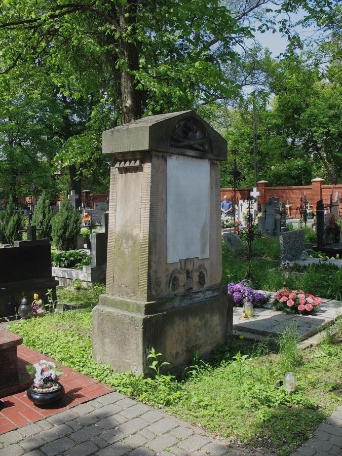 Piaseczno - cmentarz, stara część, pomnik kpt. Józefa Korczyca