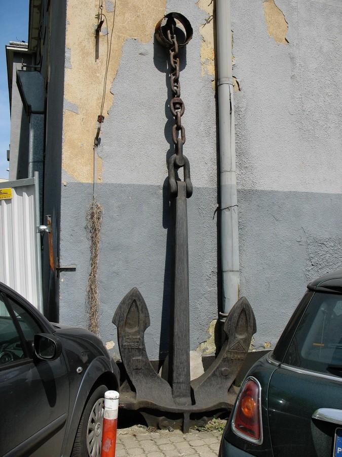 Kotwica w środku miasta