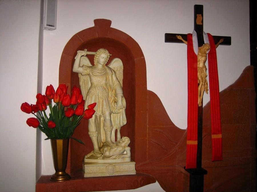figura świętego Michała Archanioła w rzeszowskim kościele pod tym samym wezwaniem