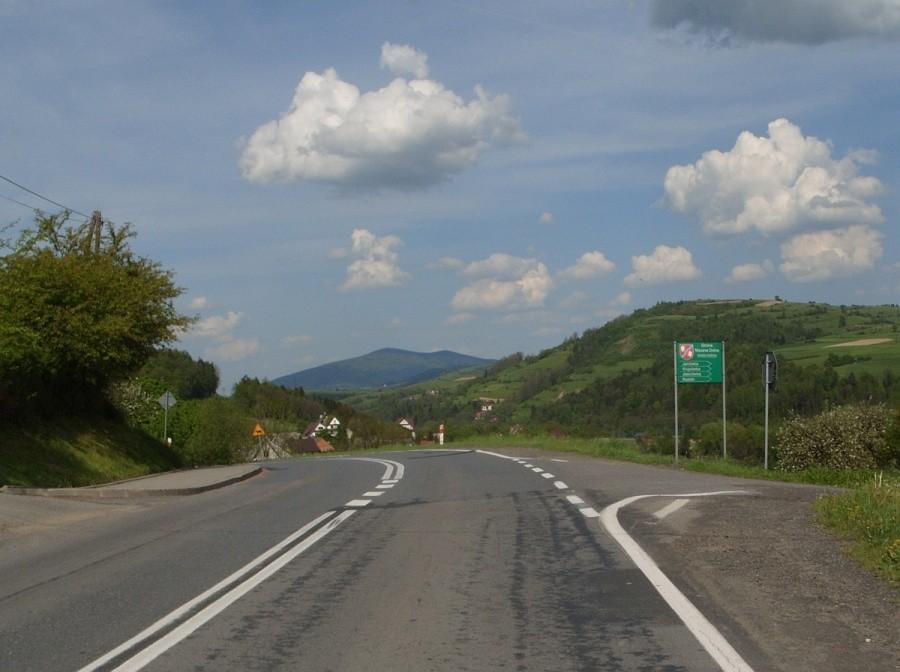 pomykamy w stronę Mszany Dolnej i Szczebla(na horyzoncie)