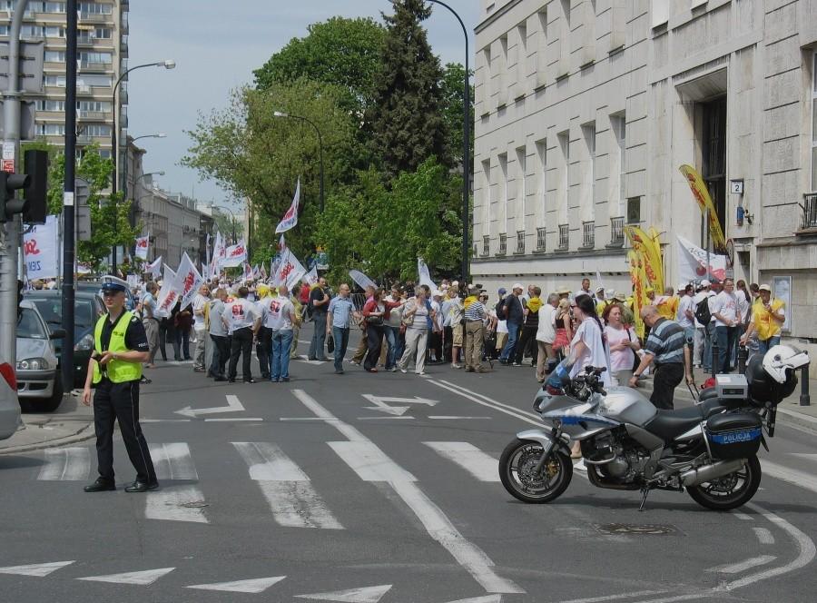 Pikiety Solidarności blokują Sejm
