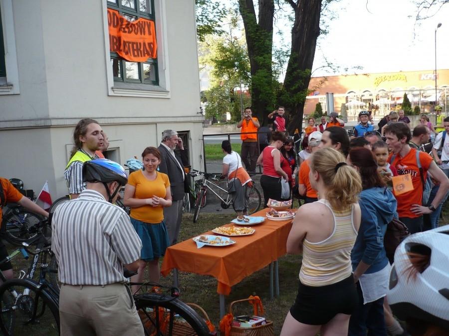 Pod biblioteką