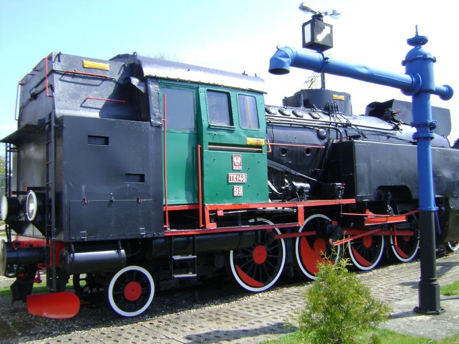 Parowóz Tkt 48-99 w skasenie w Kościerzynie