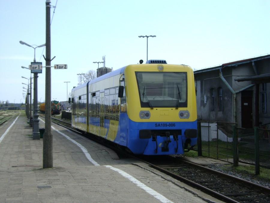 Szynobus SA 109-006 na stacji Kościerzyna