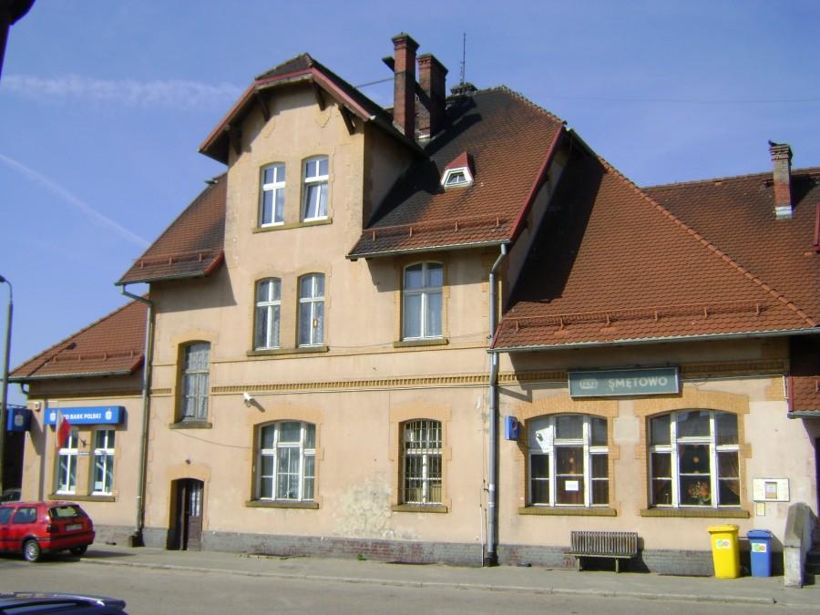 Dworzec kolejowy w Smętowie