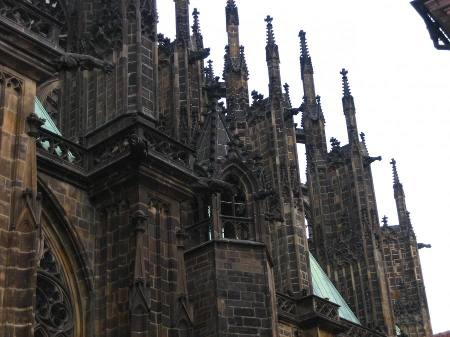 gotyckie detale architektoniczne bocznej fasady Katedry Świętych Wita, Wacława i Wojciecha