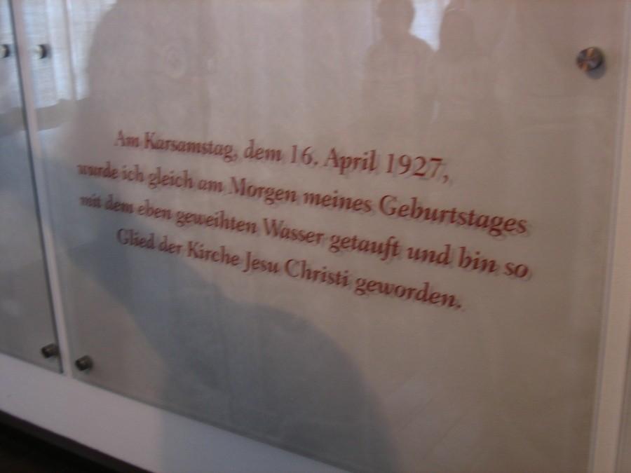 W Wielką Sobotę, 16 kwietnia 1927, zostałem zaraz z rana w dniu moich narodzin świeżo poświęconą wodą ochrzczony i zostałem członkiem Kościoła Jezusa Chrystusa