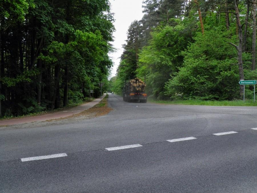 Prosta droga do Bartoszewa i dalej do Sławoszewa.