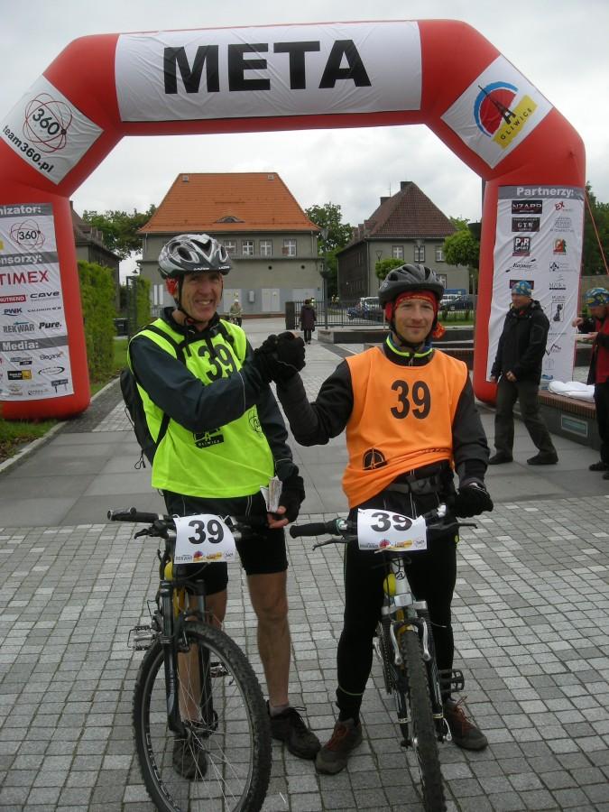 Rajd Miejski 360 Stopni Gliwice 2012 - Old Power Team na mecie