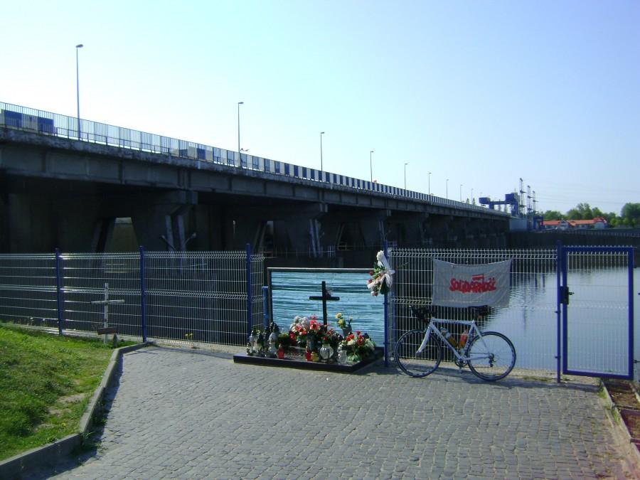 Przy zaporze we Włocławku