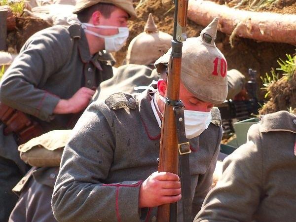 Żołnierze w maskach