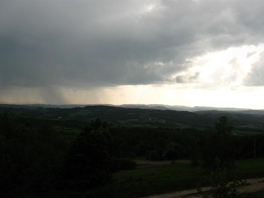 Przewala się burza....