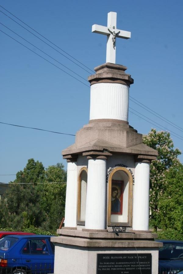 kapliczka koło kościoła