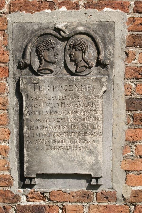 na ścianie kościoła w Będkowie, 1462 r, przebudowany XVIIIw.