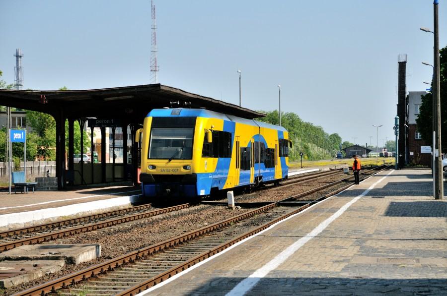 Ekspres Tczew-Chojnice na stacji w Chojnicach