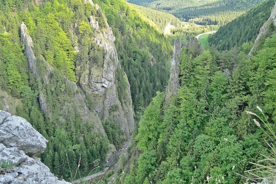 przełom Varinki pograżony w cieniu