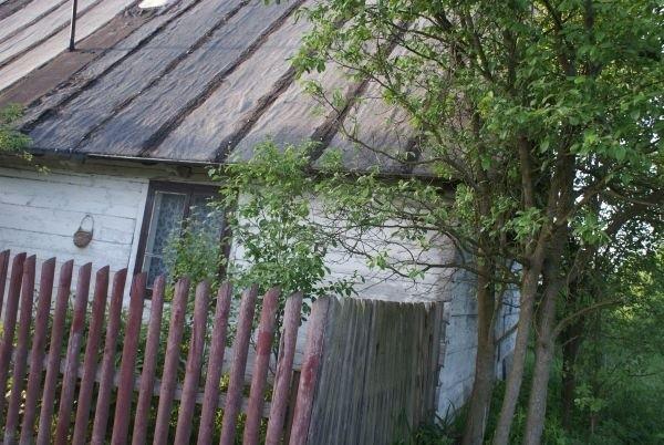 stara chałupka drewniana
