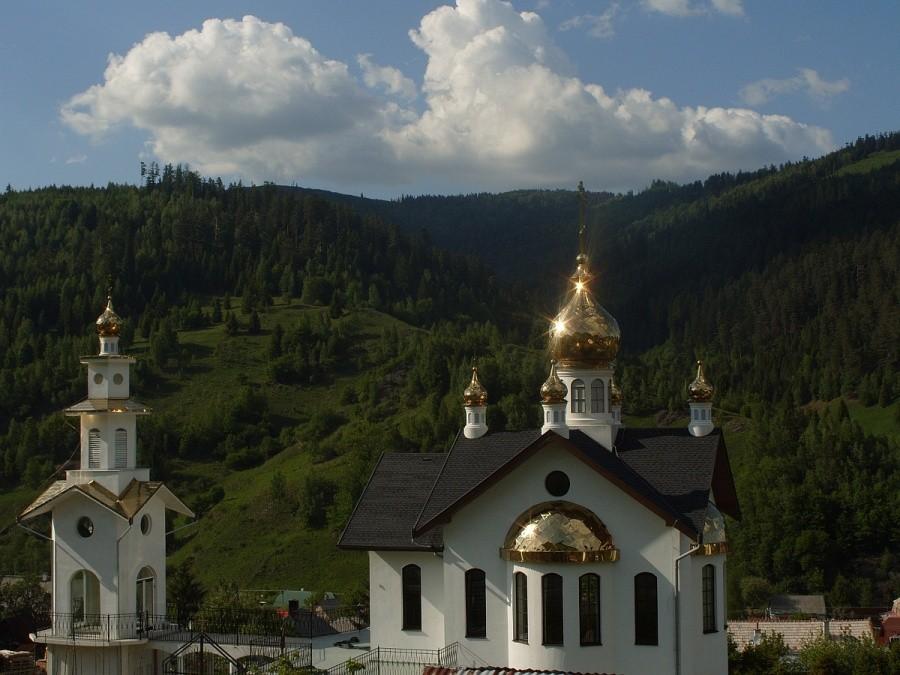 pozłacana cerkiew w Smolniku