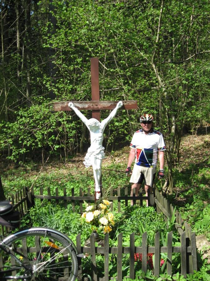 Krzyż w Kolonii Gaj-rodzinnej miejscowości męża