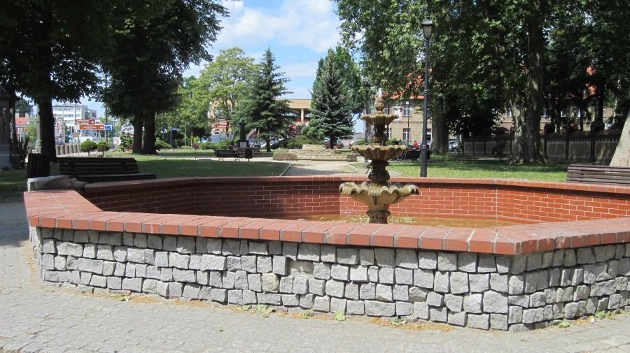 Fontanna koło Bazyliki Św. Jadwigi