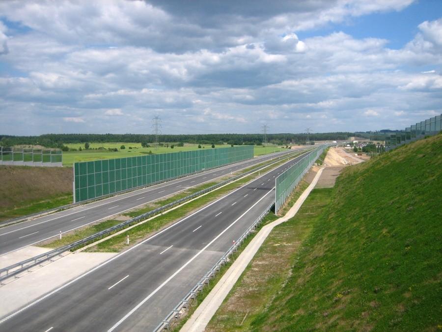 już za niedługo popłynie tędy rycząca rzeka blachosmrodziarstwa :(((