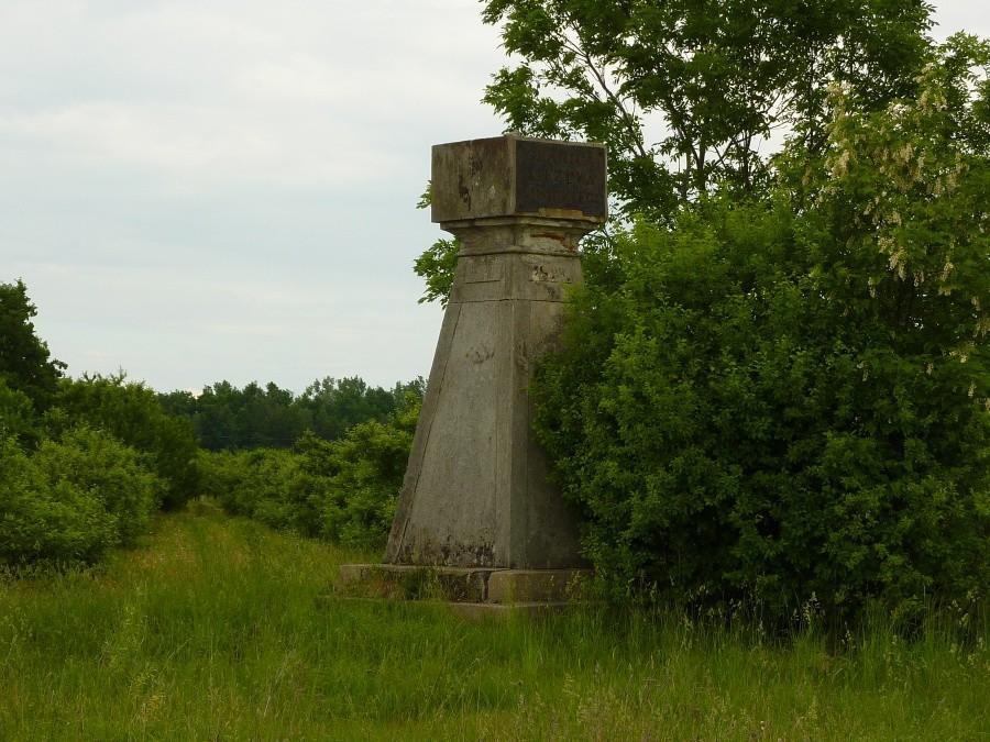Słup graniczny Księstwa Łowickiego w Patokach z 1829