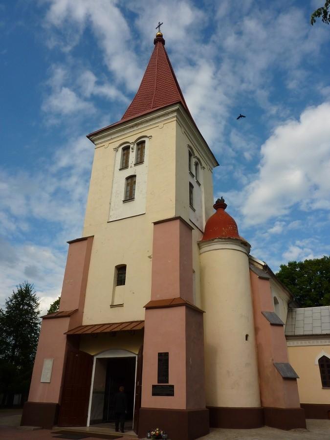 Kościół pw. św. Małgorzaty we wsi Kiernozia. Tu została pochowana Maria Walewska