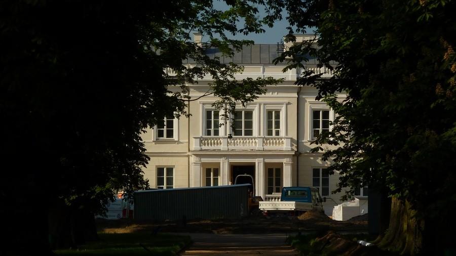 Pałac w Sannikach. Remont z okazji Roku Chopinowskiego trochę się im przedłużył