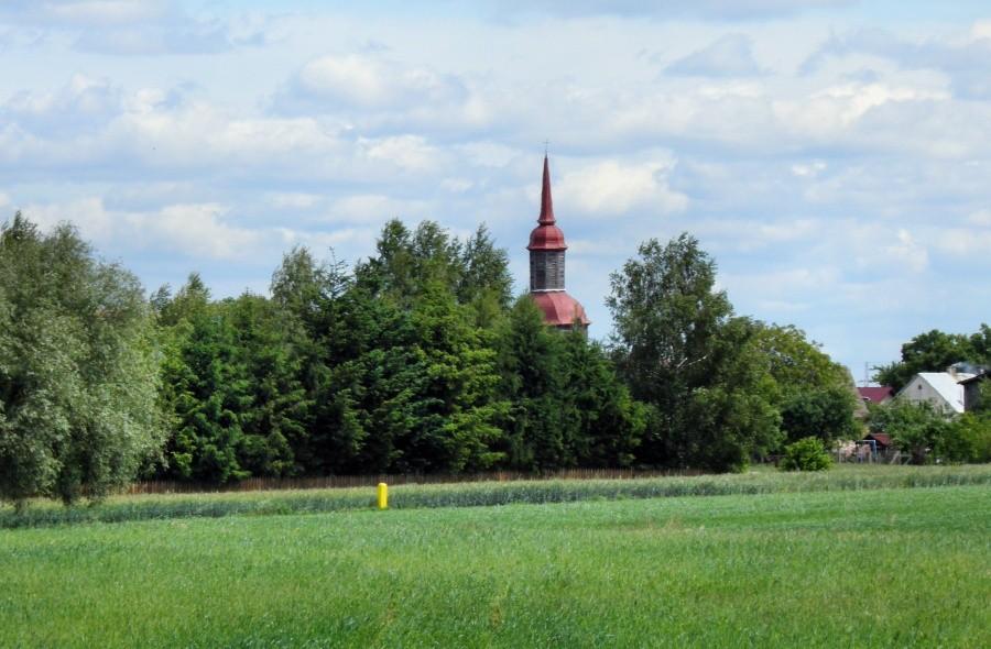 Wieża kościoła w miejscowości Przęsocin.