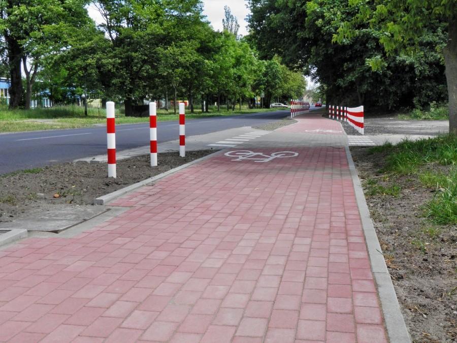 Pięknieje ścieżka rowerowa łącząca Police z Tanowem.