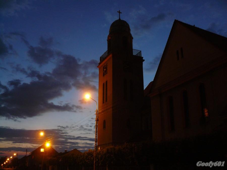 Ziemięcice nocą