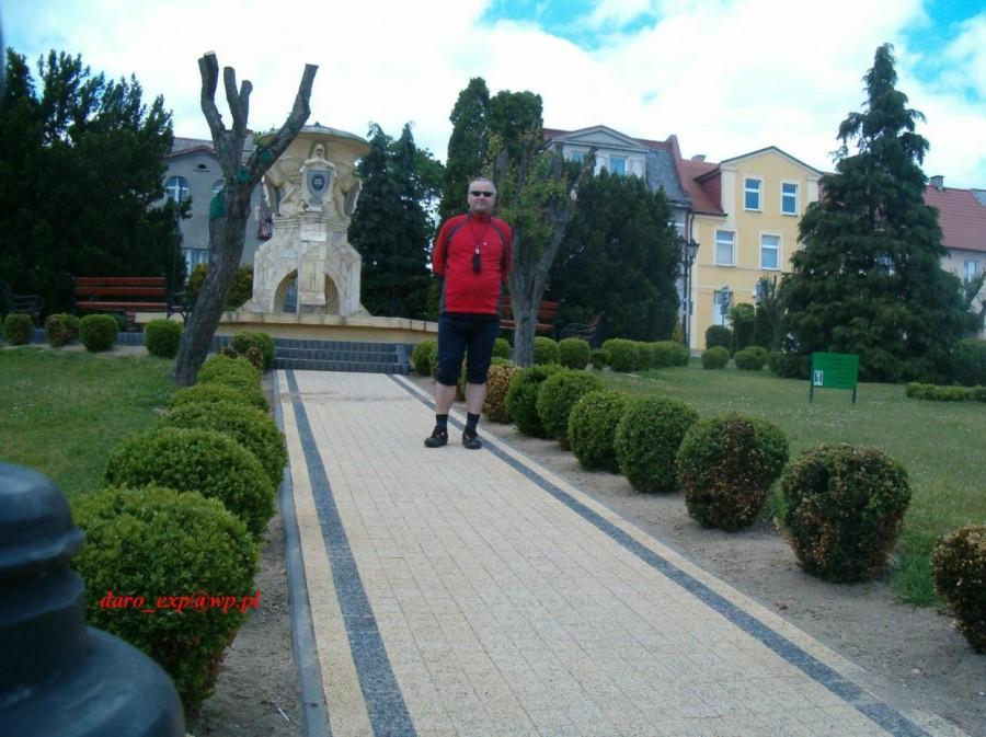 Skarszewy - na tle fontanny - 03.06.2012.