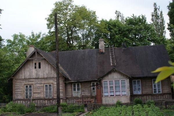 domek koło dworca PKP Tomaszów