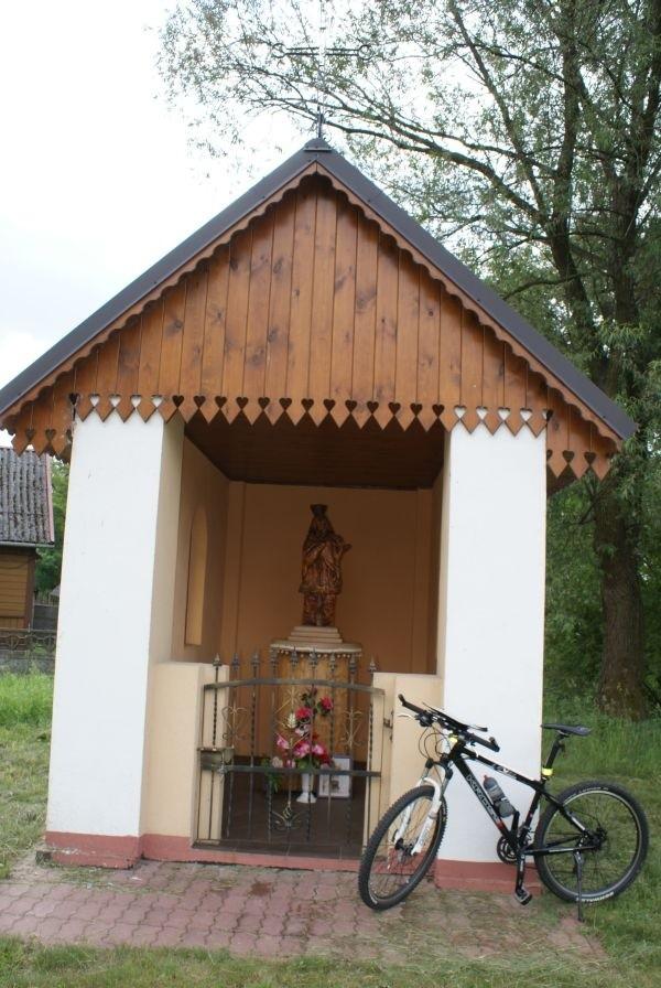 kapliczka w Poświętnem