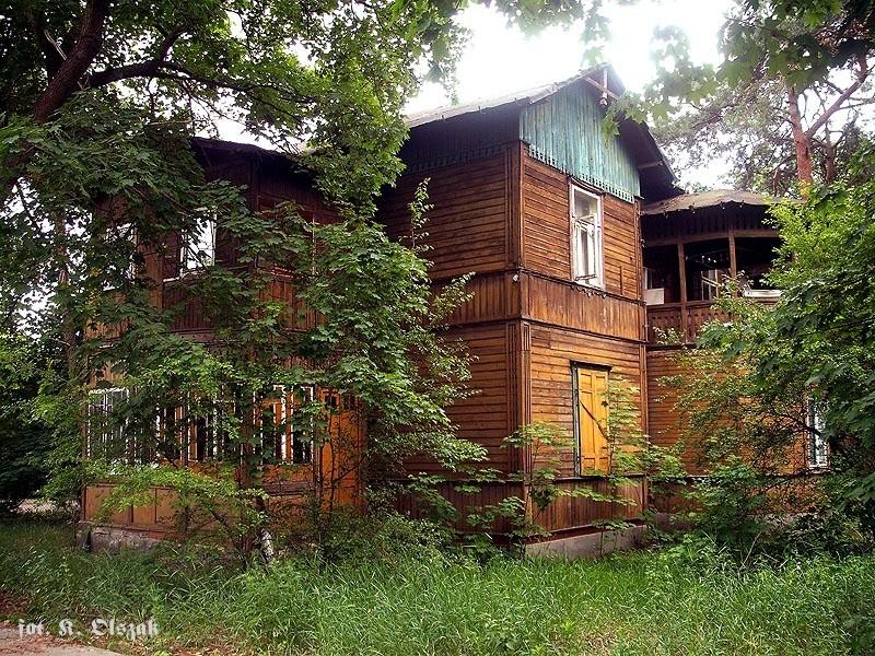 Opuszczony drewniak w Radości (2)