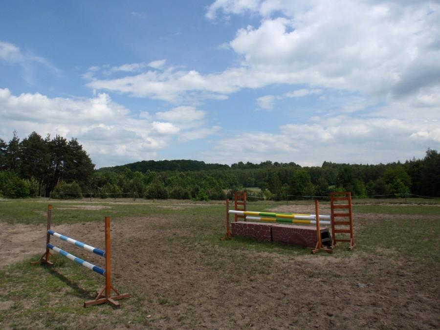 Tereny stadniny koni "Pegaz"u podnóża Gąszczyka pod Częstochową