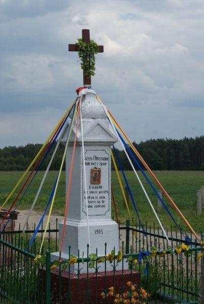 i jeszcze jedna biała kapliczka