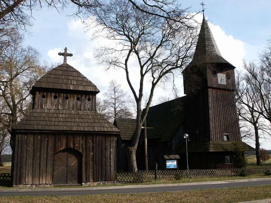 Drewniany kościól p.w. Narodzenia NMP w Chlastawie