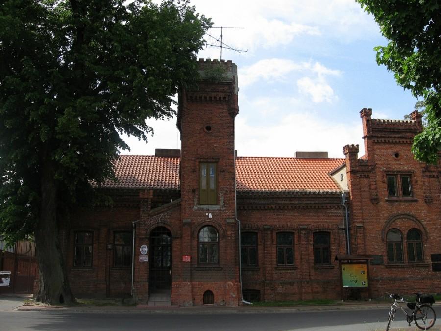 Brzeziny - dom w którym mieszkał Zbigniew Zamachowski