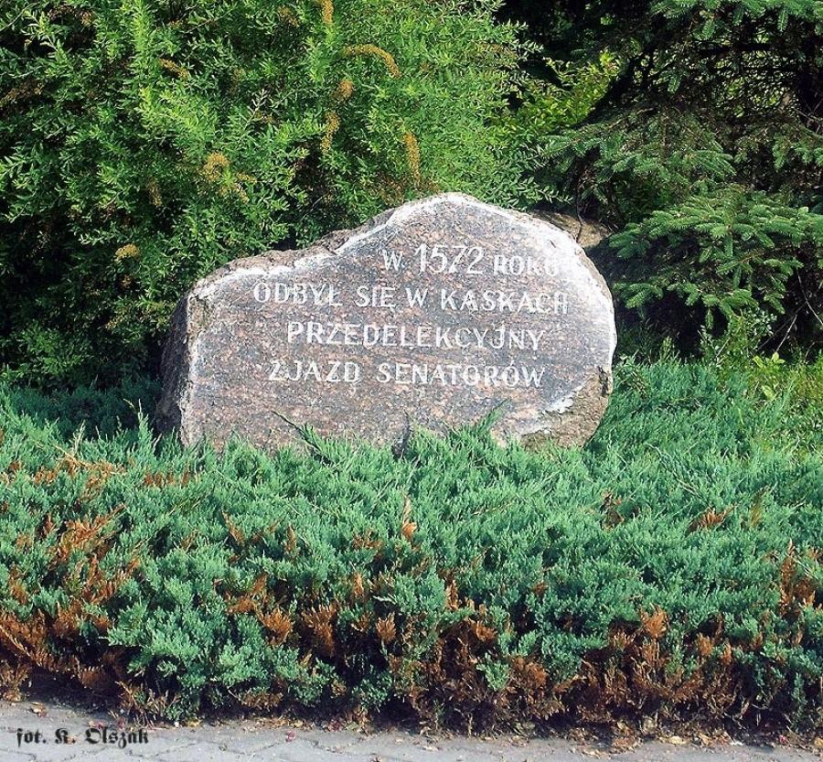 Pamiątkowy kamień w Kaskach