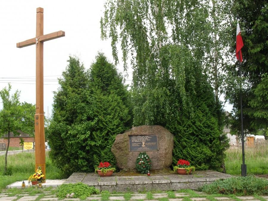 pomnik w Piskórce